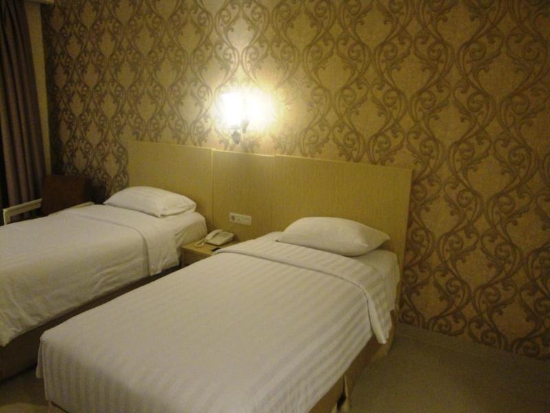 Ramayana Hotel Makasar Zewnętrze zdjęcie